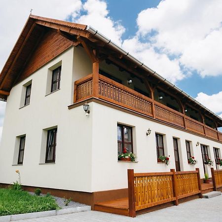Vendegvaro Panzio Lupeni  Exteriör bild